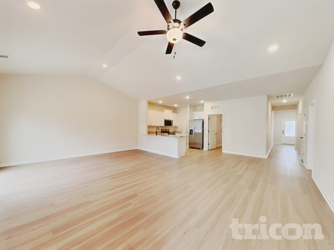 89 Neuse Holw Ct in Clayton, NC - Foto de edificio - Building Photo