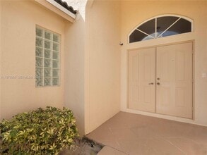 2549 Egret Lake Dr in Greenacres, FL - Building Photo - Building Photo