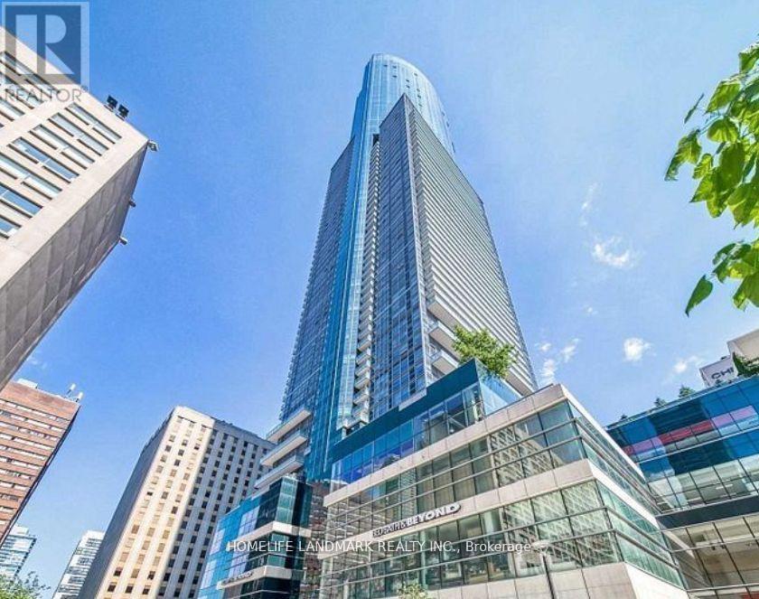 386-4386 Yonge St in Toronto, ON - Building Photo