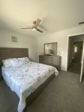 1634 Stickney Point Rd, Unit 201 in Sarasota, FL - Building Photo - Building Photo