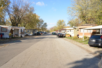 Pan American & Spring Valley in Indianapolis, IN - Foto de edificio - Building Photo