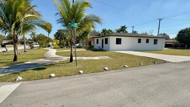 800 Jann Ave in Opa Locka, FL - Building Photo - Building Photo