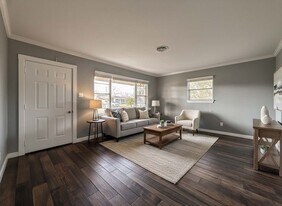 5619 Wood Creek Way in Houston, TX - Building Photo