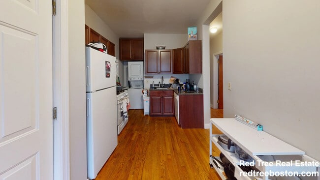346 Putnam Ave, Unit 1