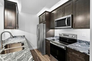 2518 SE Anchorage Cove in Port St. Lucie, FL - Building Photo