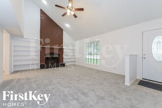 14128 S Summertree Ln in Olathe, KS - Building Photo - Building Photo