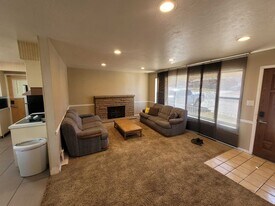 9 E 1800 S in Bountiful, UT - Building Photo