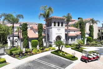 Sonoma at Porter Ranch in Porter Ranch, CA - Foto de edificio - Building Photo