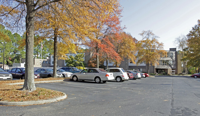 Luther Manor in Virginia Beach, VA - Building Photo - Building Photo