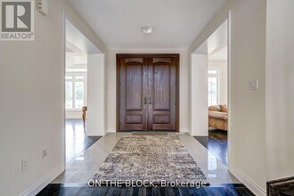 24 Whitewood Dr in Whitchurch-Stouffville, ON - Building Photo - Building Photo