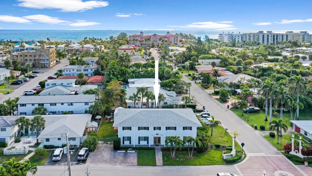 231 Bamboo Rd in West Palm Beach, FL - Building Photo