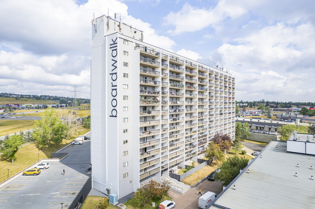 Glenpatrick House in Calgary, AB - Building Photo