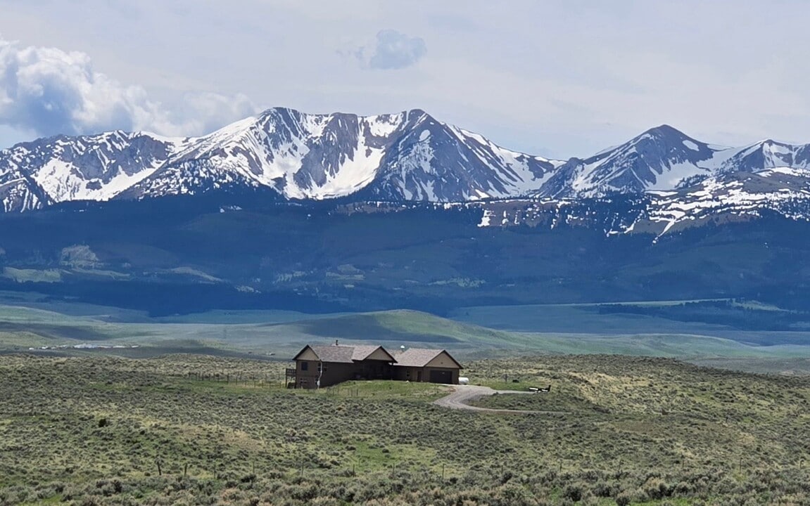 211 Great Escape Rd in Wilsall, MT - Building Photo