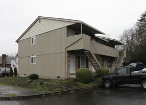 1800 W Reserve St in Vancouver, WA - Building Photo