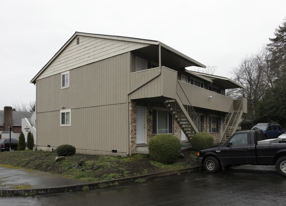 1800 W Reserve St in Vancouver, WA - Foto de edificio