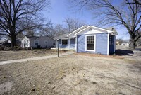 2102 W 2nd Ave in Corsicana, TX - Foto de edificio - Building Photo