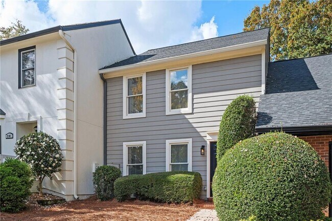 2103 Kristen Ct in Smyrna, GA - Building Photo - Building Photo