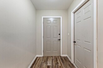 429 Springwood Way in Niceville, FL - Foto de edificio - Building Photo