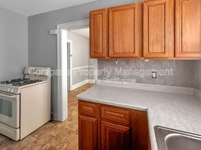 705 Knapp St NE in Grand Rapids, MI - Foto de edificio - Building Photo