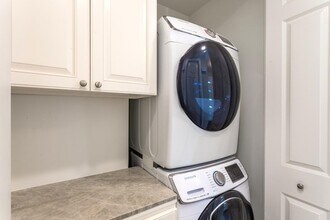 11A Cowell Ln in Atherton, CA - Building Photo - Building Photo