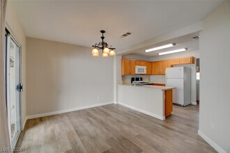 3480 Bankside Dr in Las Vegas, NV - Building Photo - Building Photo