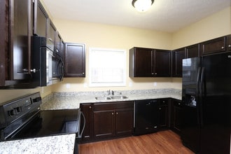 Vineland Carriage Homes Apartments in Vine Grove, KY - Foto de edificio - Interior Photo