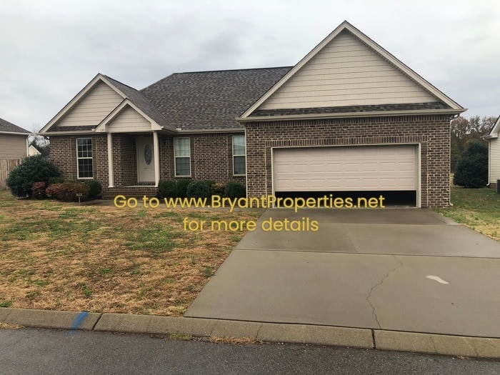 130 Elena Ln in Pleasant View, TN - Building Photo