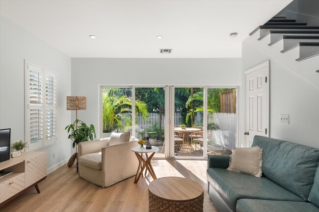 634 Louisa St in Key West, FL - Foto de edificio - Building Photo