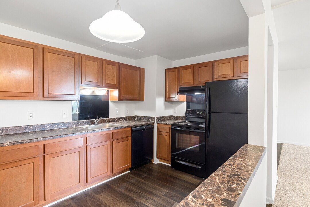 The Heights of Southfield in Southfield, MI - Building Photo