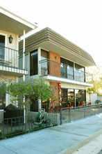 214 Grand Canal in Newport Beach, CA - Building Photo - Building Photo