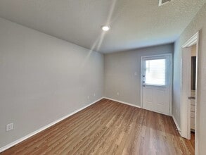 5406 Verdugos Pl in San Antonio, TX - Building Photo - Building Photo