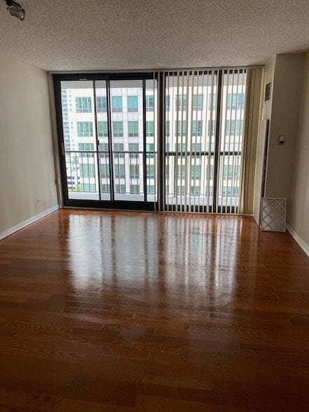 10 E Ontario St, Unit 1110 in Chicago, IL - Building Photo - Building Photo