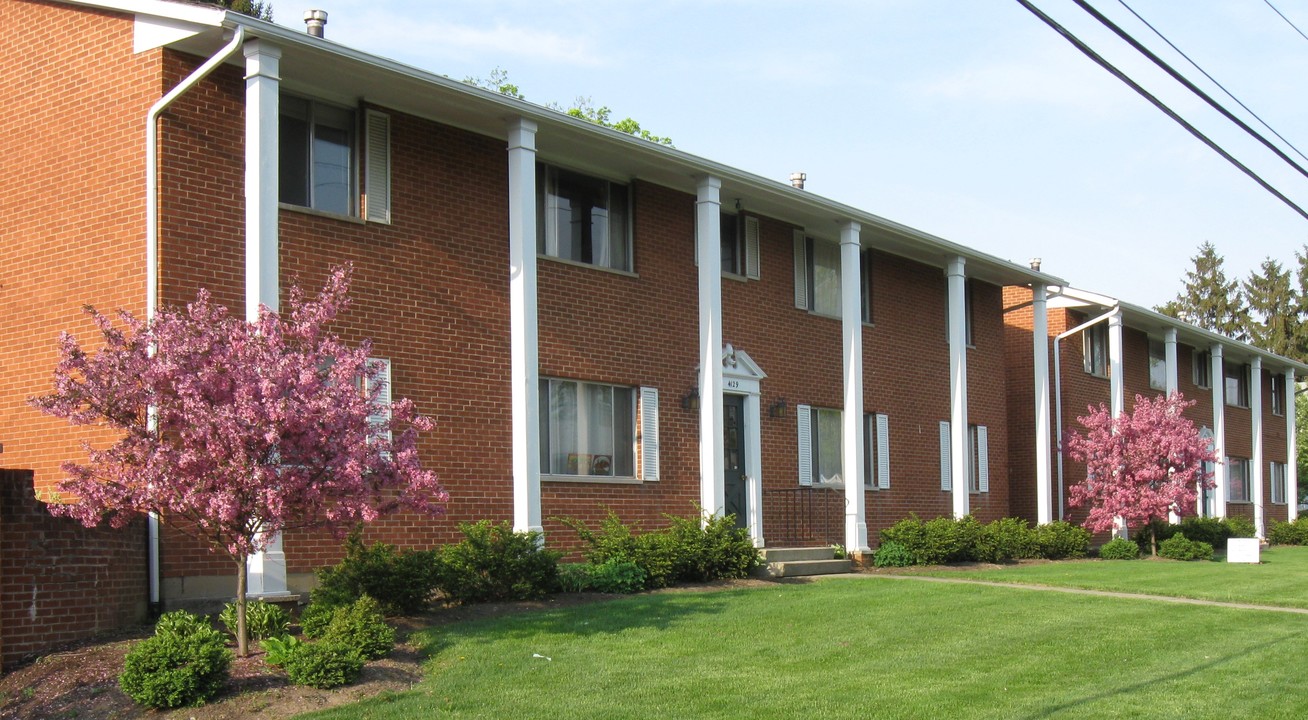 Monticello Court Apartments in Columbus, OH - Building Photo