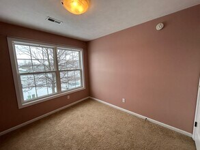 1020 Katra Ln in Holland, MI - Foto de edificio - Building Photo