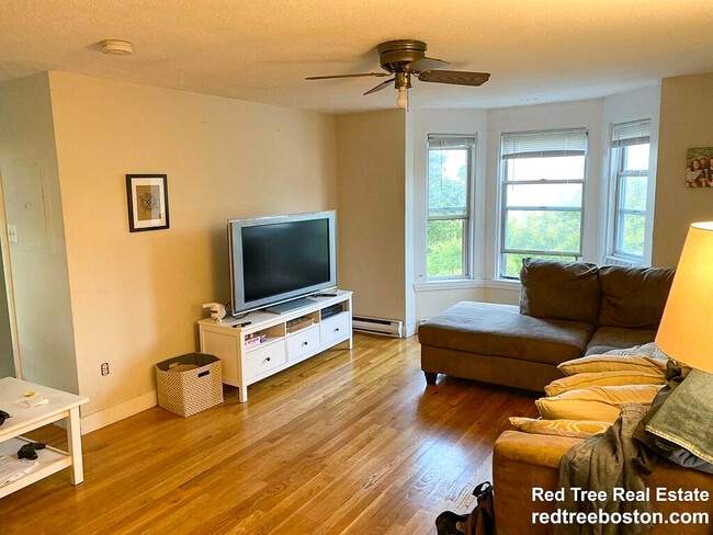 506 E Broadway, Unit 4