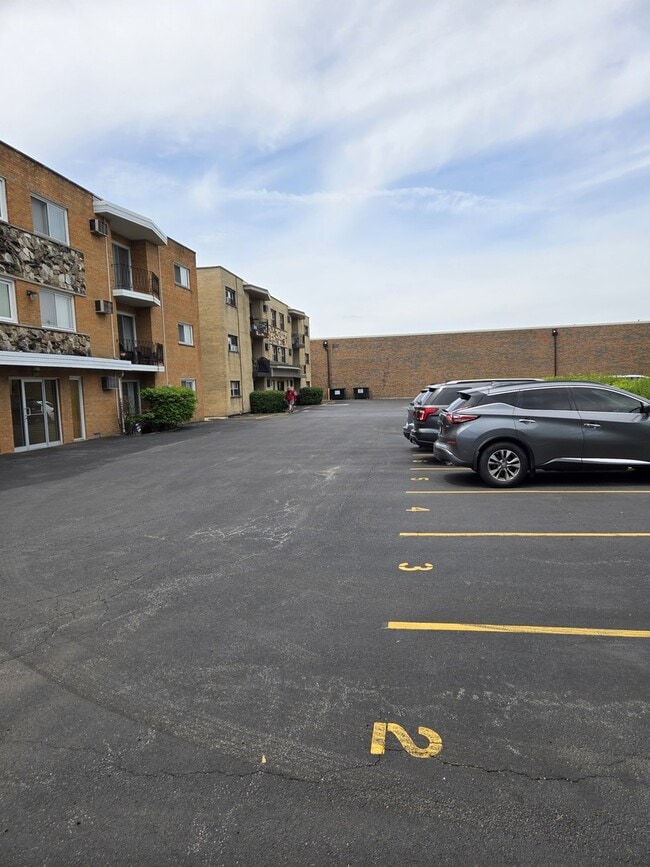 4712 W 107th St in Oak Lawn, IL - Building Photo - Building Photo