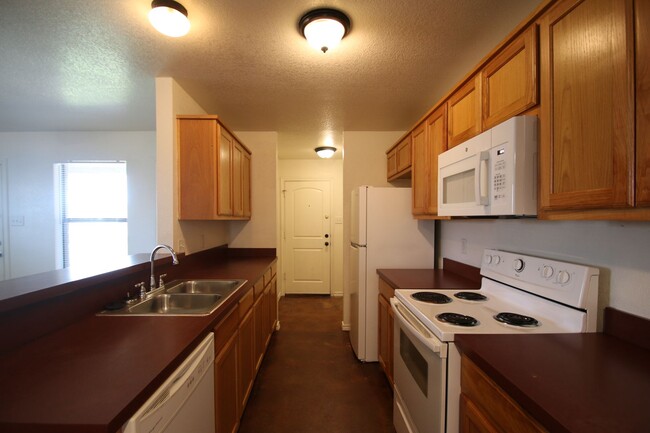 8109-8111 Doreen Ave in Fort Worth, TX - Foto de edificio - Building Photo