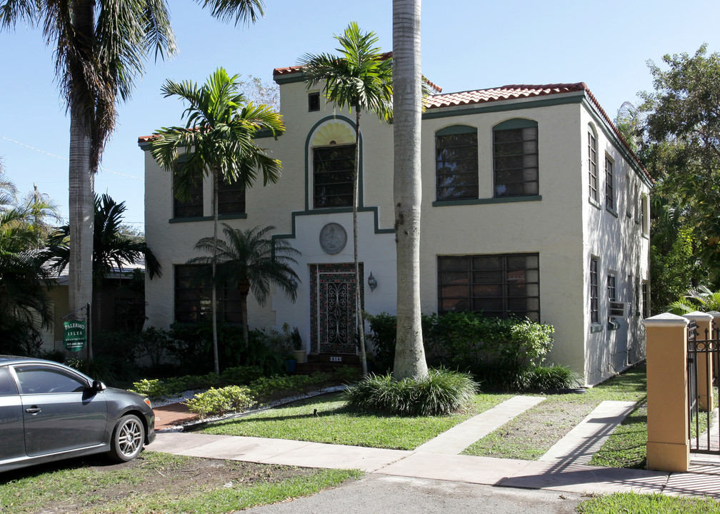 Palermo Isles Apartments in Miami, FL - Foto de edificio