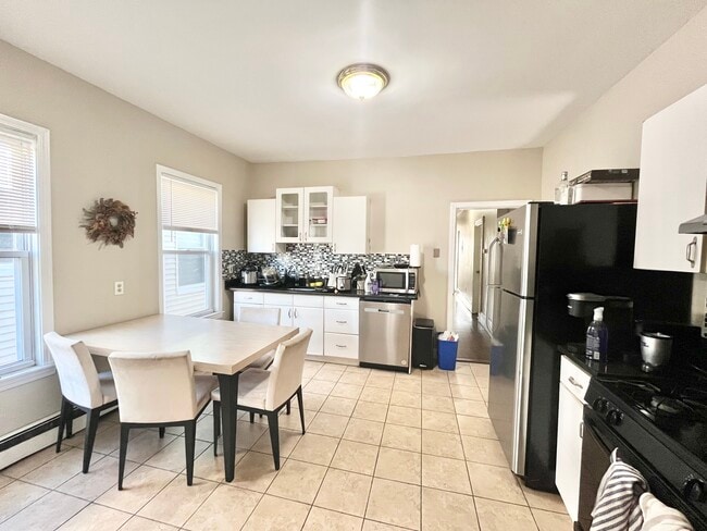 11 Carmel St, Unit 3 in Boston, MA - Building Photo - Building Photo