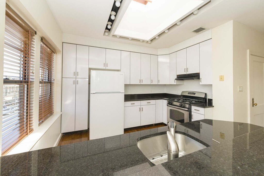 344 Harvard St, Unit 3 in Brookline, MA - Foto de edificio