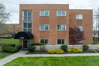 Mayland Manor Apartments in Mayfield Heights, OH - Building Photo - Building Photo