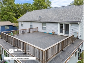 815 Island Ct in Baraboo, WI - Building Photo - Building Photo