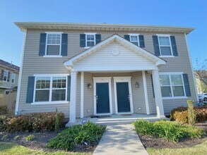 1685 Halesworth Ln in Virginia Beach, VA - Building Photo - Building Photo