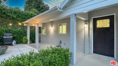 2749 Griffith Park Blvd in Los Angeles, CA - Building Photo - Building Photo