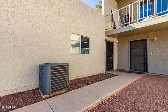 2832 E Marconi Ave in Phoenix, AZ - Building Photo - Building Photo