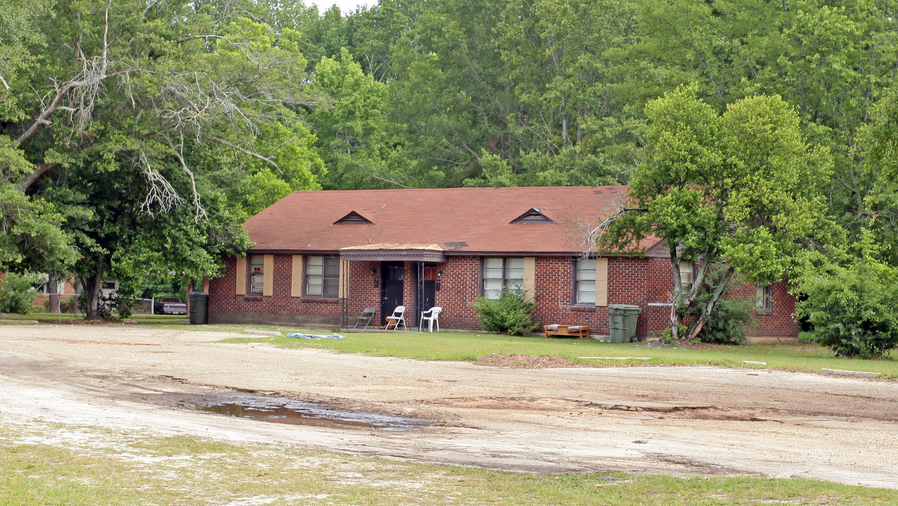 632 Miller Rd in Sumter, SC - Building Photo