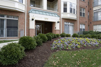 Stratford Condominiums in Reston, VA - Foto de edificio - Building Photo