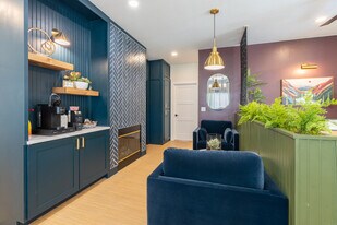 Old River Place in Bakersfield, CA - Building Photo