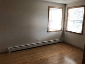 6019 W Higgins Ave, Unit 2-A in Chicago, IL - Building Photo