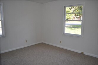 115 Oak Park Dr in Columbia, TN - Building Photo - Building Photo